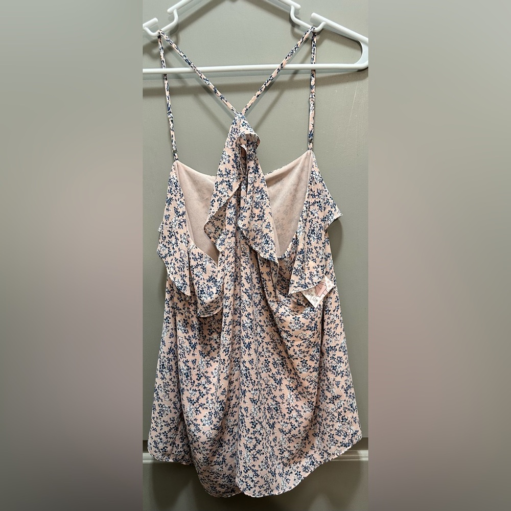 Daisies Size L Brea Spring Ruffle Trim Top NWT